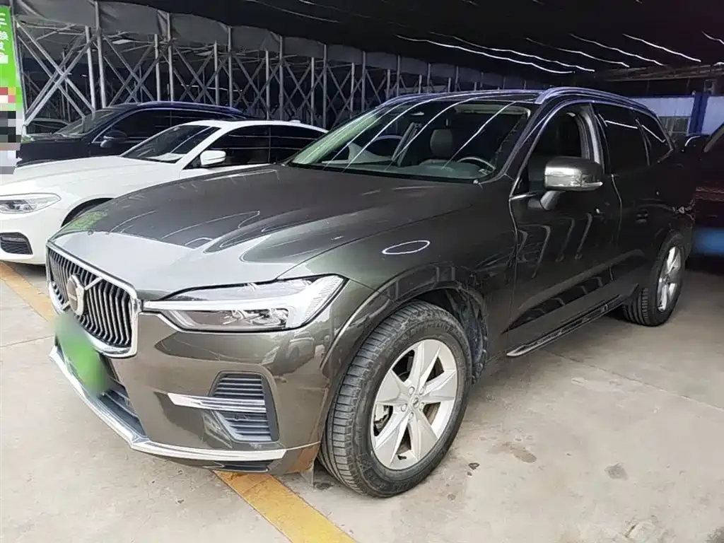 Volvo XC60 — фото 1