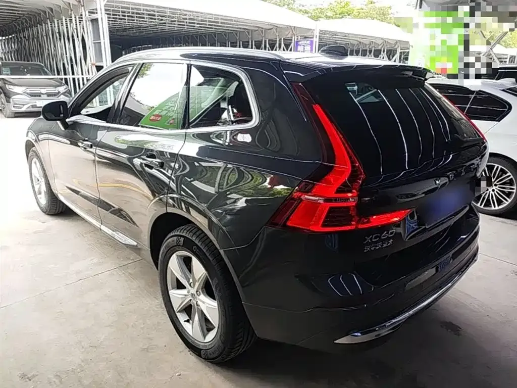 Volvo XC60 — фото 9