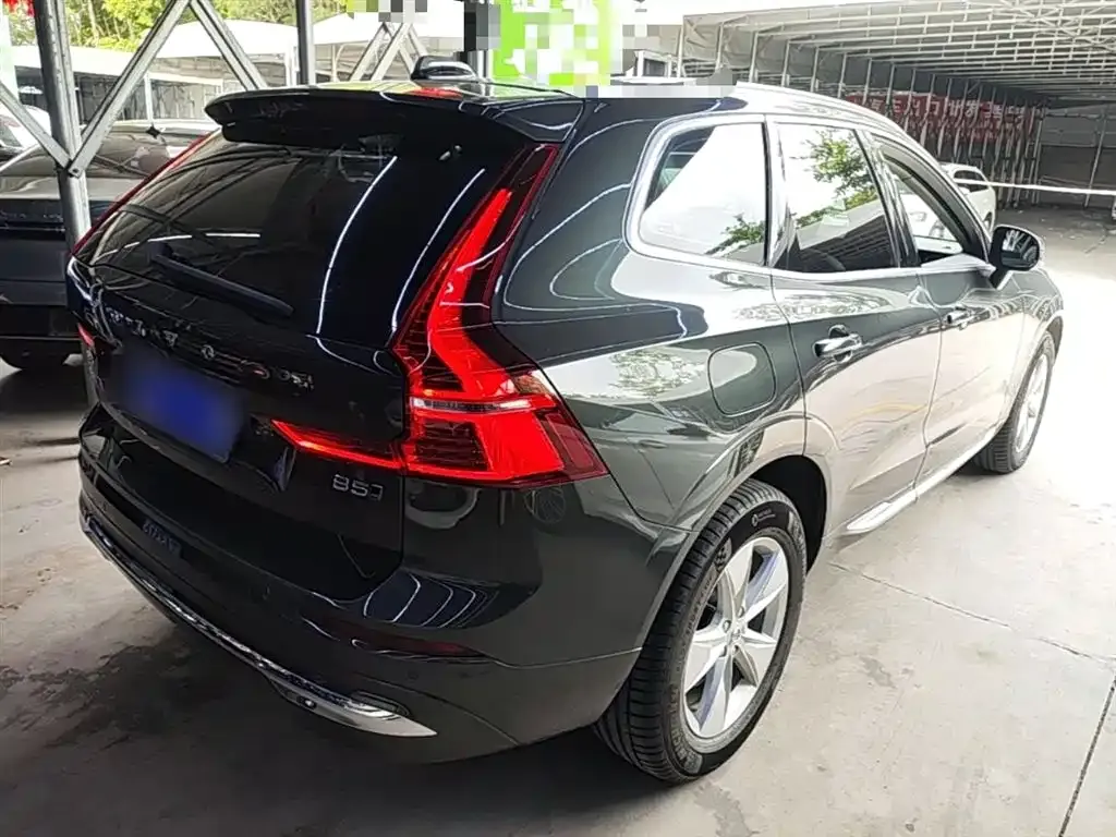 Volvo XC60 — фото 10