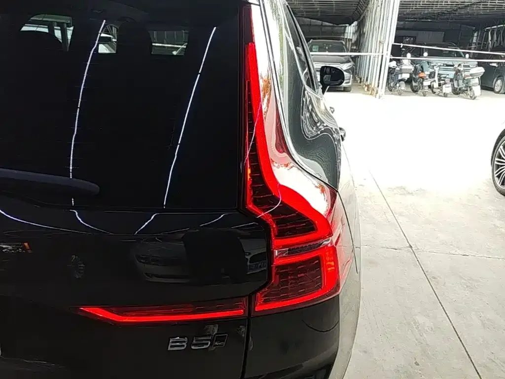 Volvo XC60 — фото 7