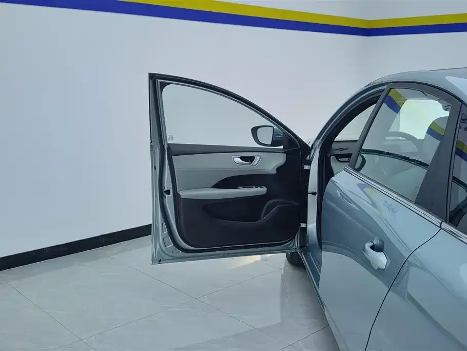 Roewe D6 2025 из CN, фото 2