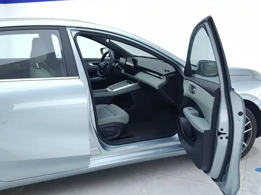 Roewe D6 2025 из CN, фото 3
