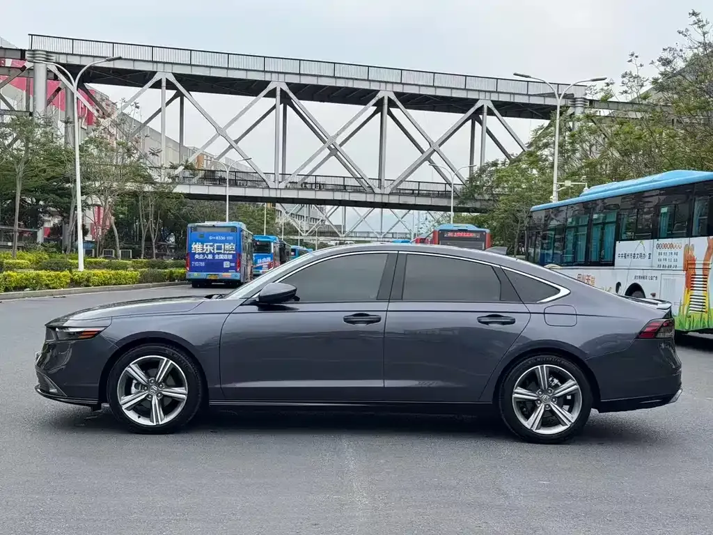 Honda Accord — фото 7