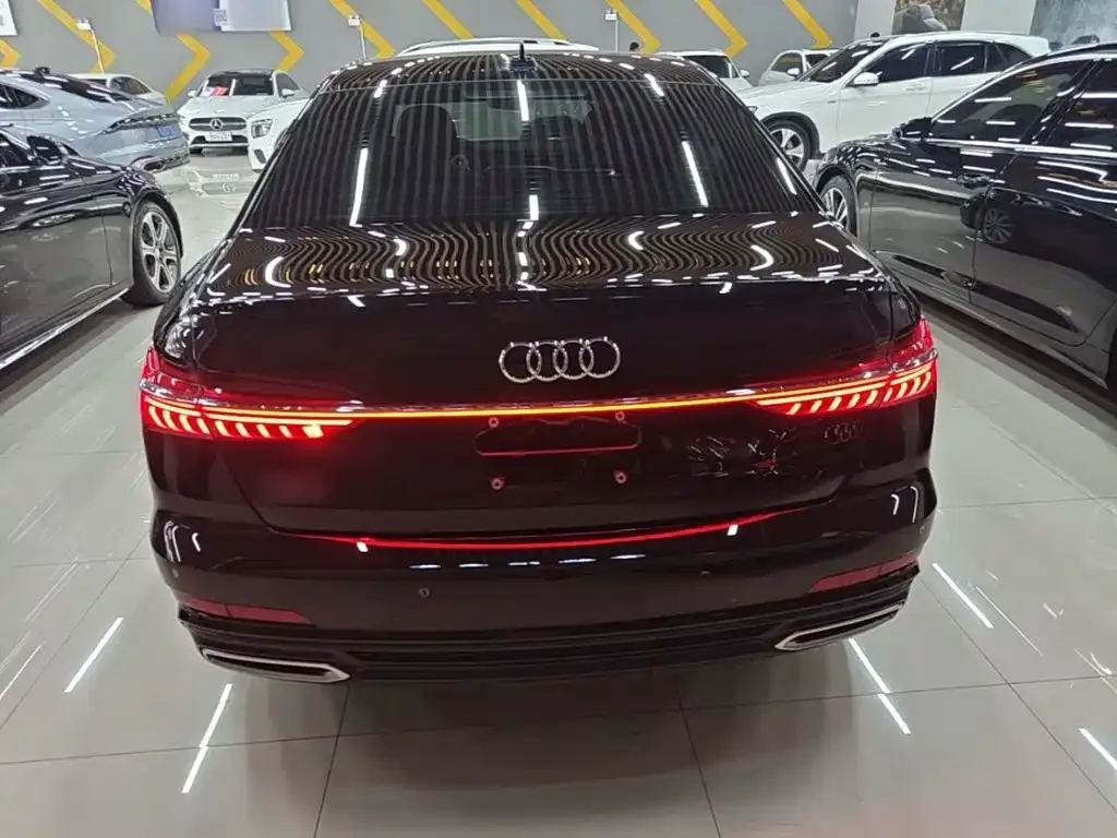 Audi A6L — фото 2