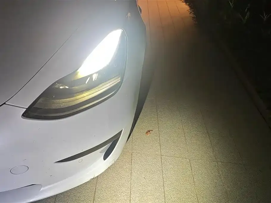 Tesla Model 3 — фото 9