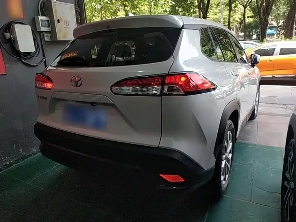 Toyota Frontlander 2023 из CN, фото 4