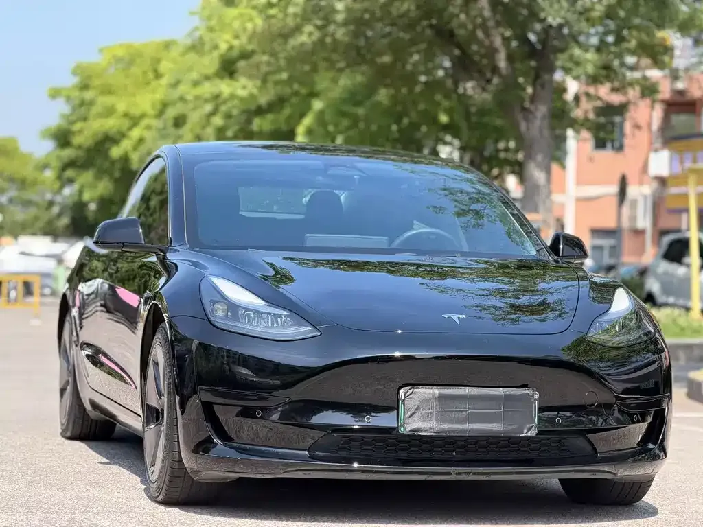 Tesla Model 3 — фото 9