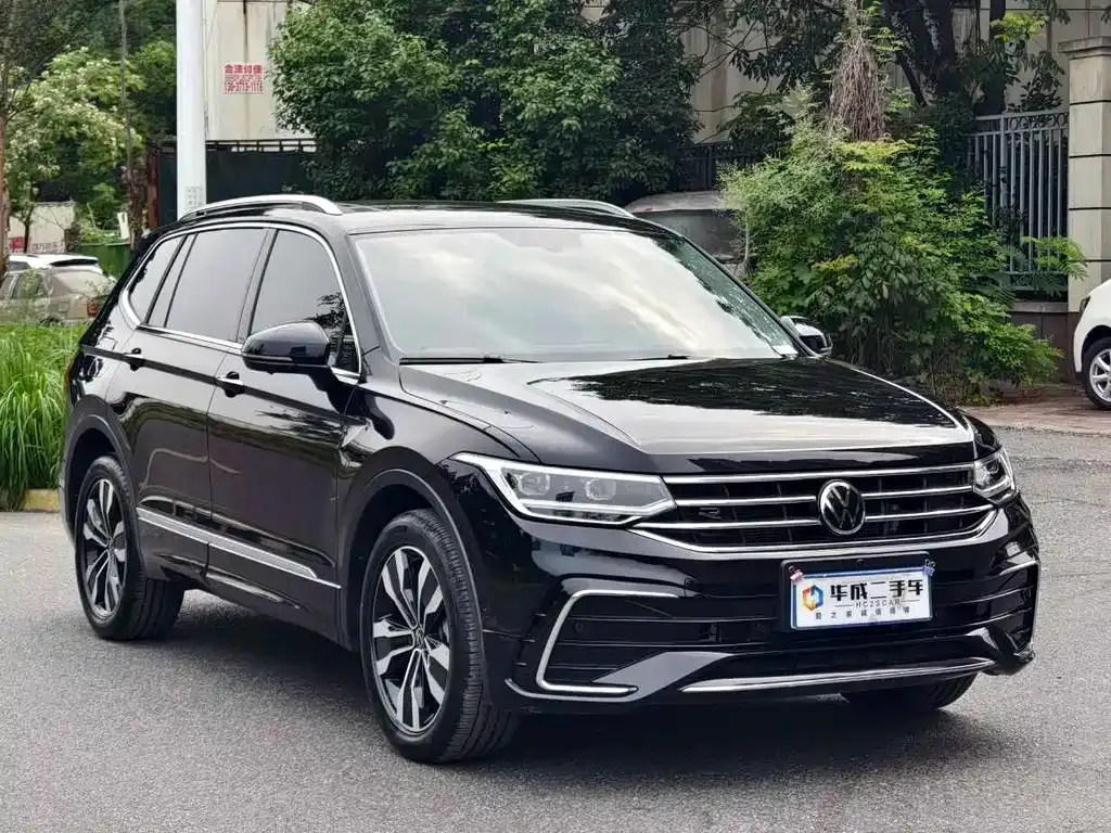 Volkswagen Tiguan L — фото 3