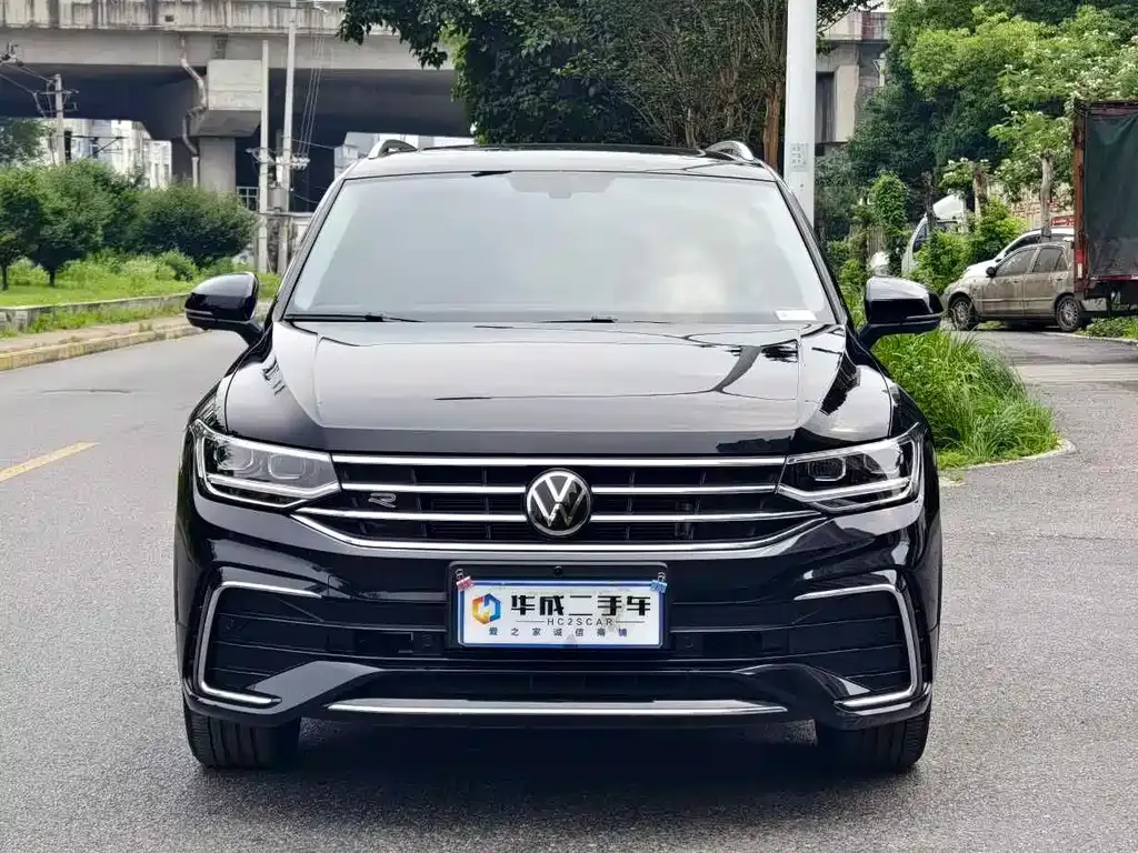 Volkswagen Tiguan L — фото 6