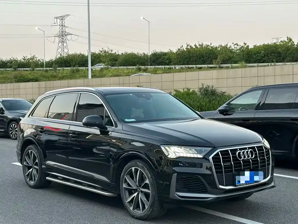 Audi Q7 — фото 6