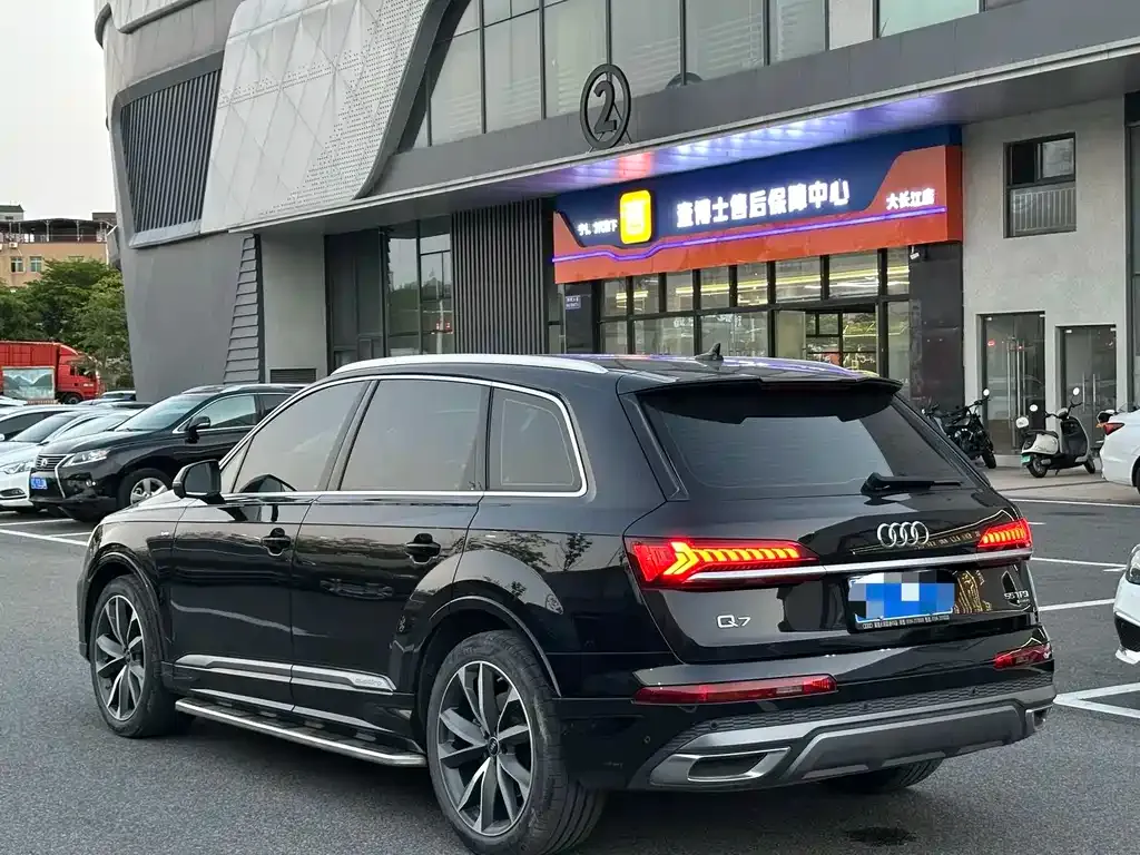 Audi Q7 — фото 5