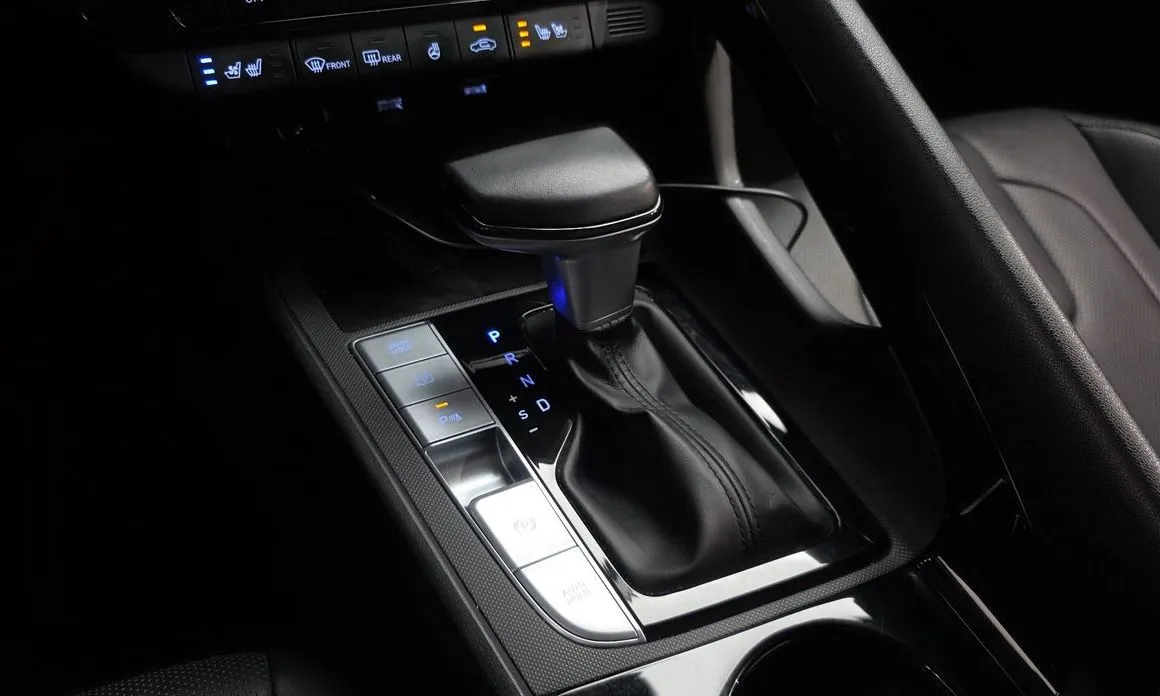 Hyundai AVANTE — фото 2
