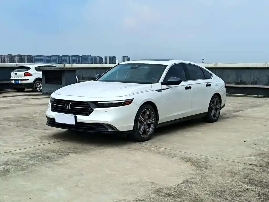 Honda Accord — фото 1