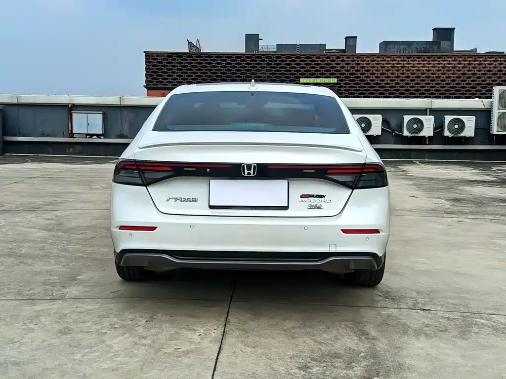 Honda Accord — фото 8