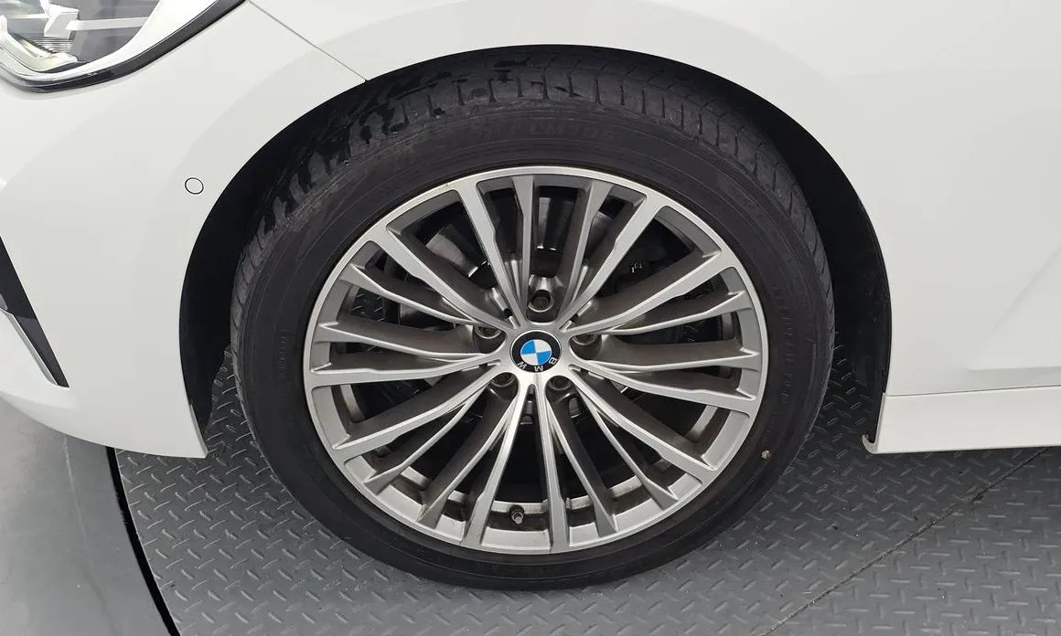 BMW 3-Series 2021 из KR, фото 8