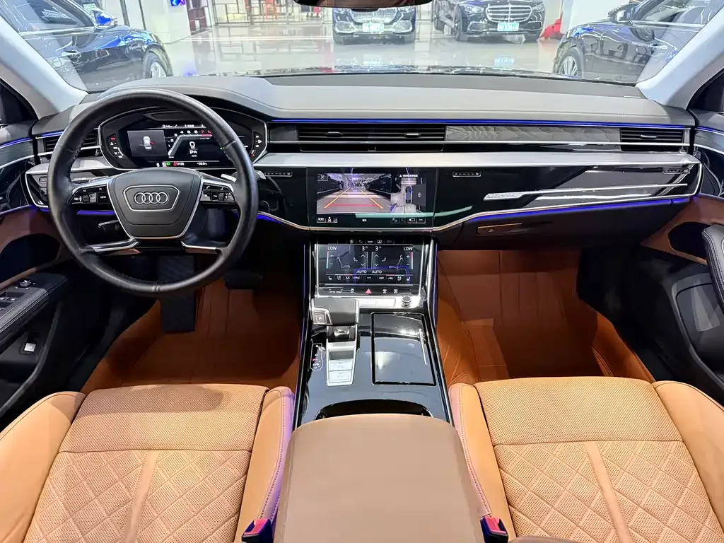 Audi A8 — фото 10