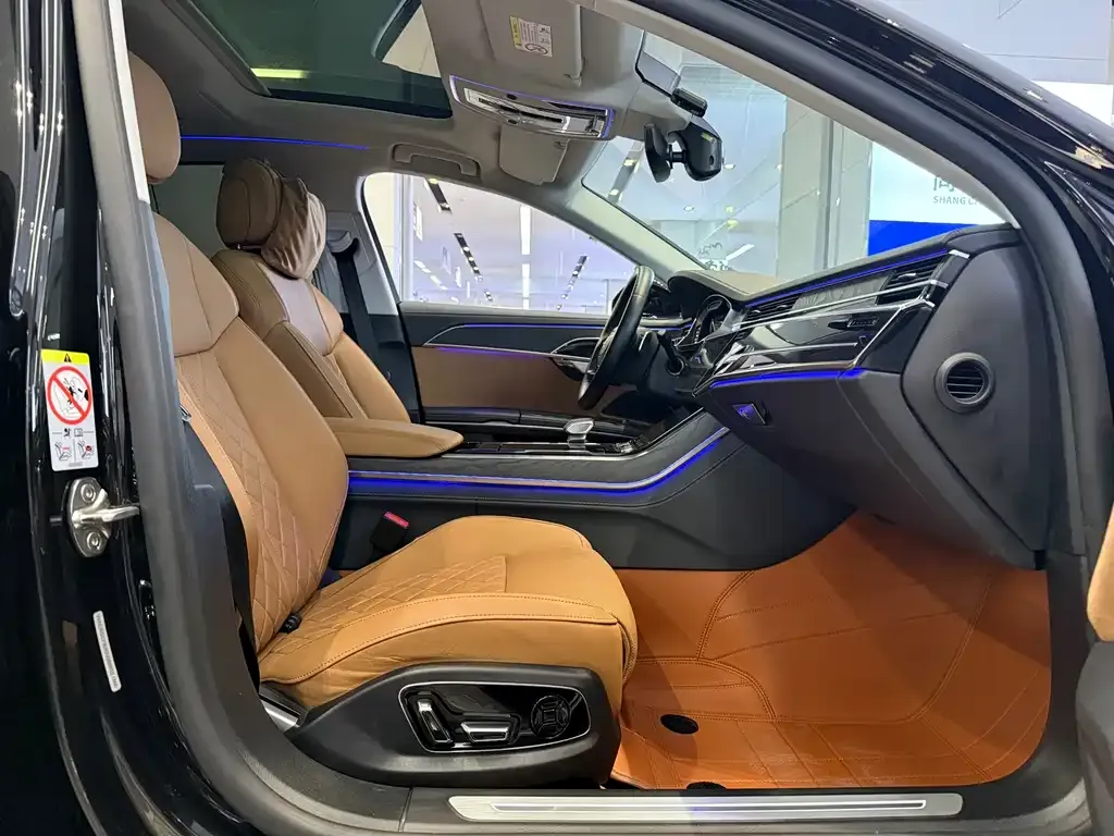 Audi A8 — фото 5