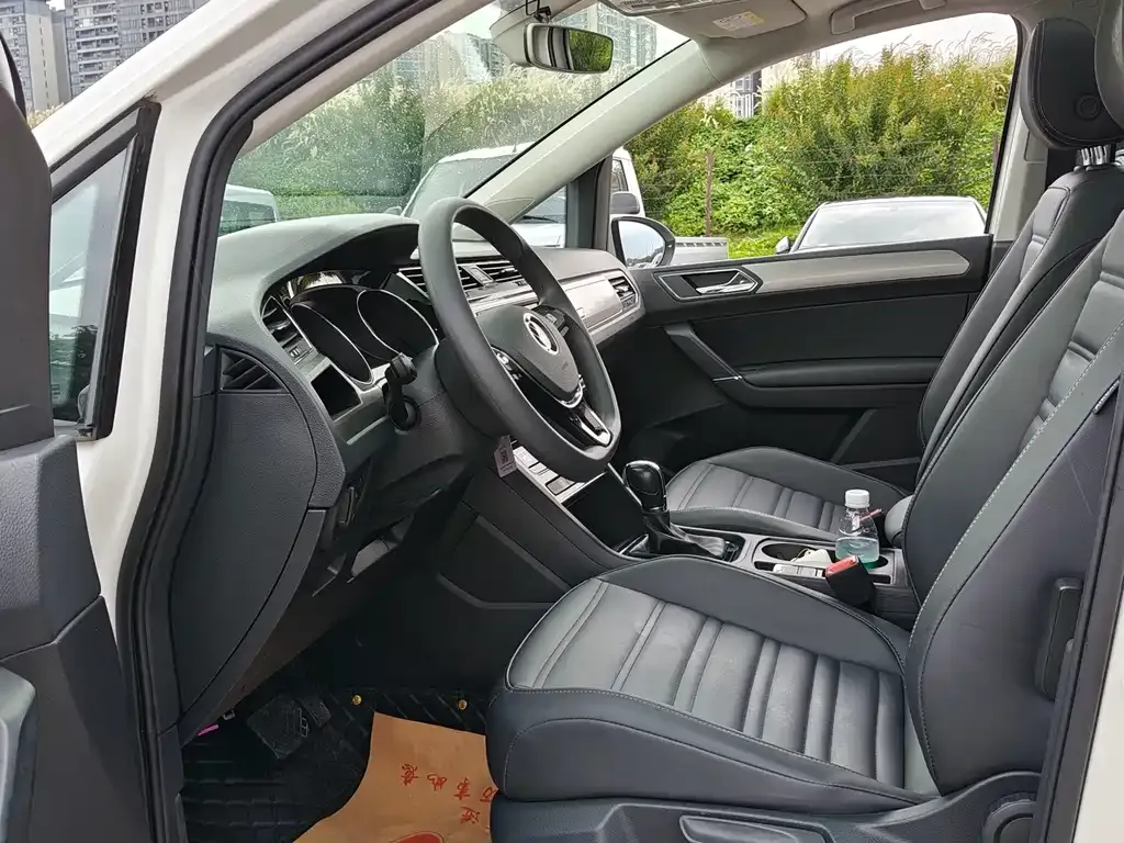 Volkswagen Touran 2022 из CN, фото 8