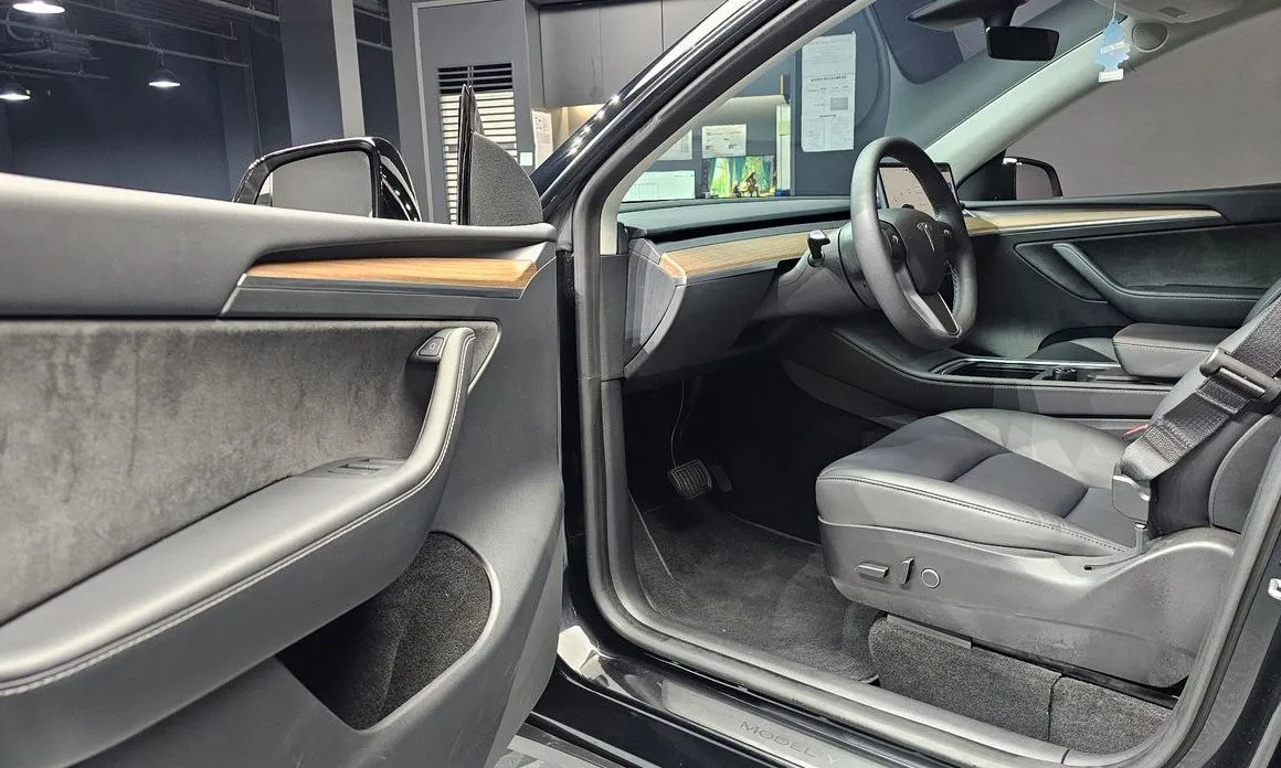 Tesla Model Y 2023 из KR, фото 10