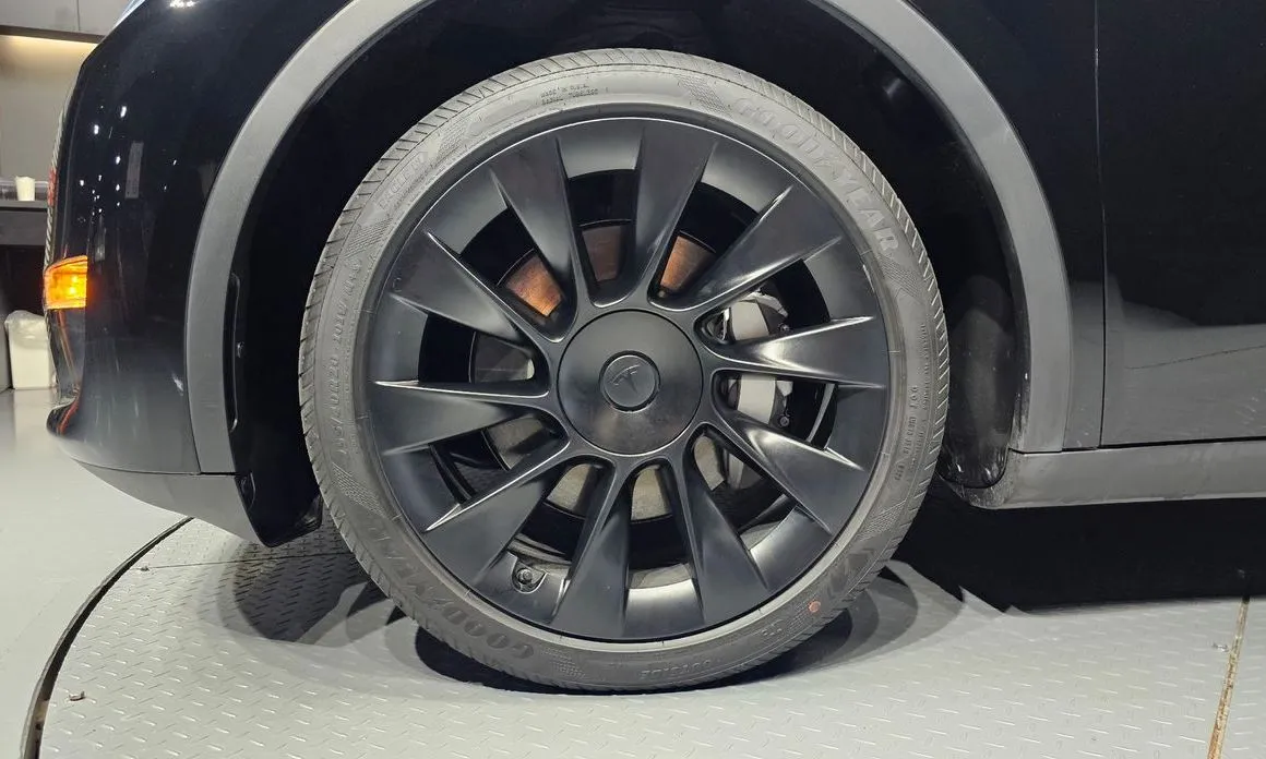 Tesla Model Y 2023 из KR, фото 6
