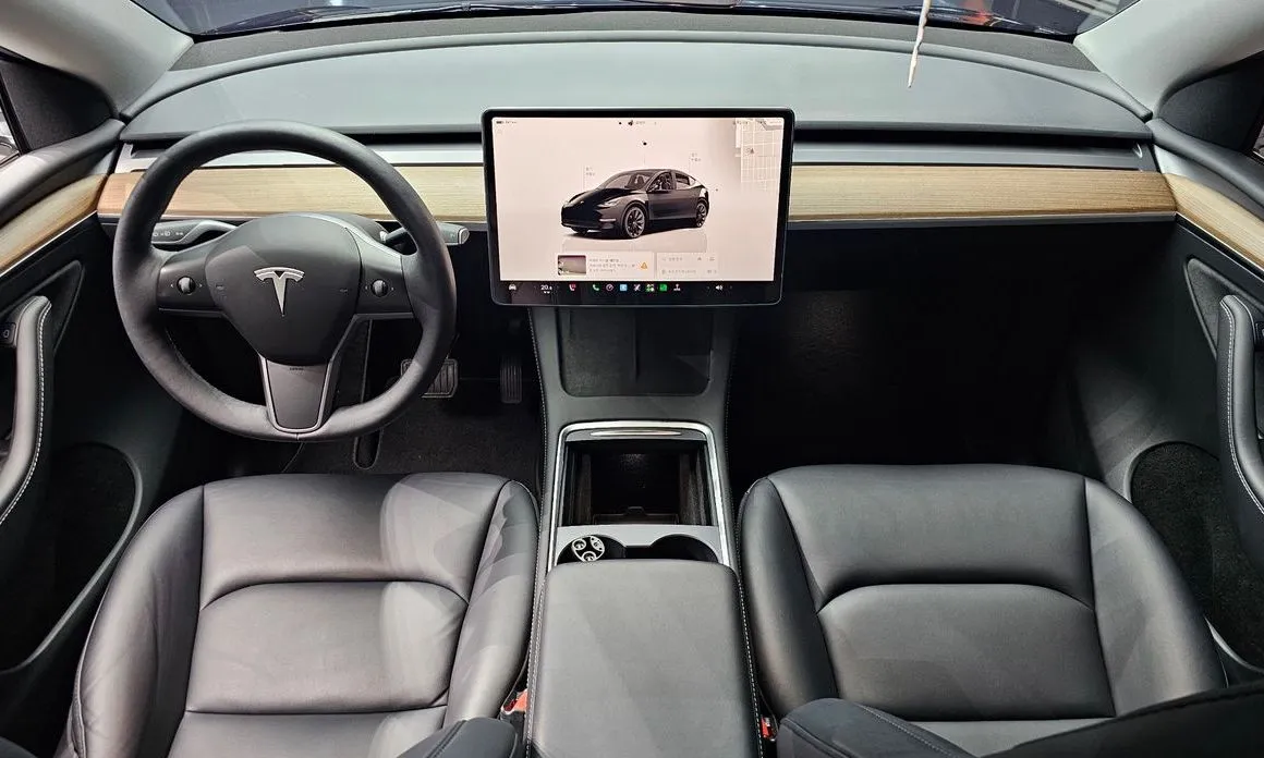 Tesla Model Y 2023 из KR, фото 7