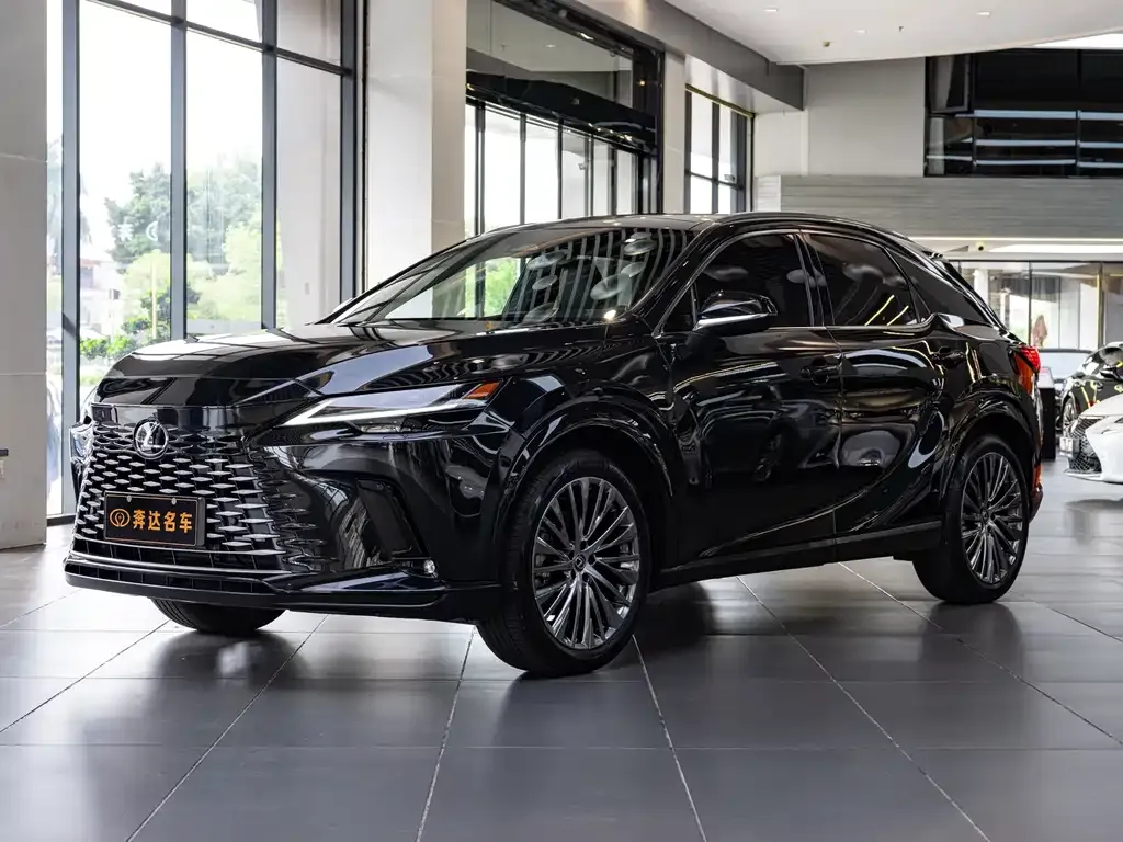Lexus RX — фото 1