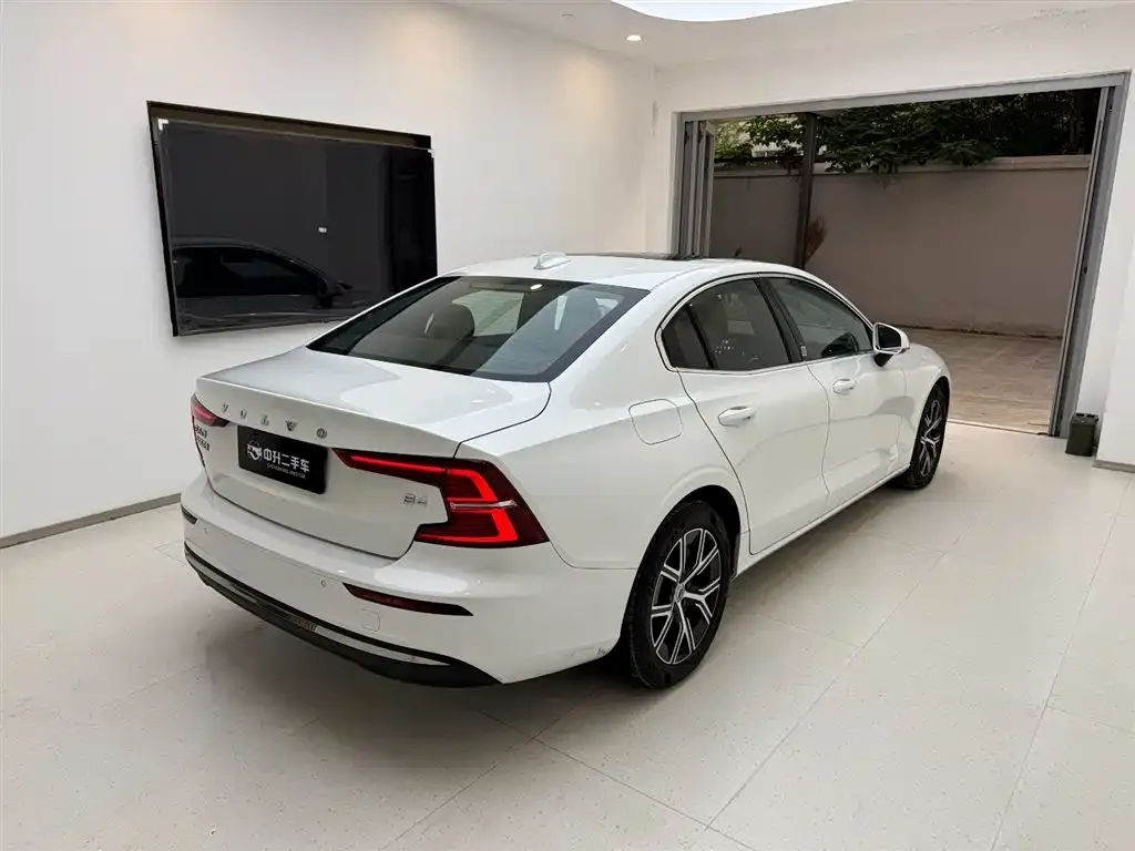 Volvo S60 — фото 4