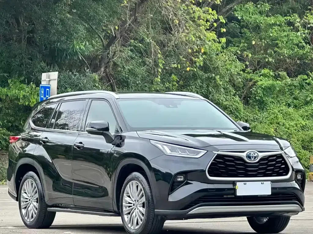 Toyota Highlander — фото 10
