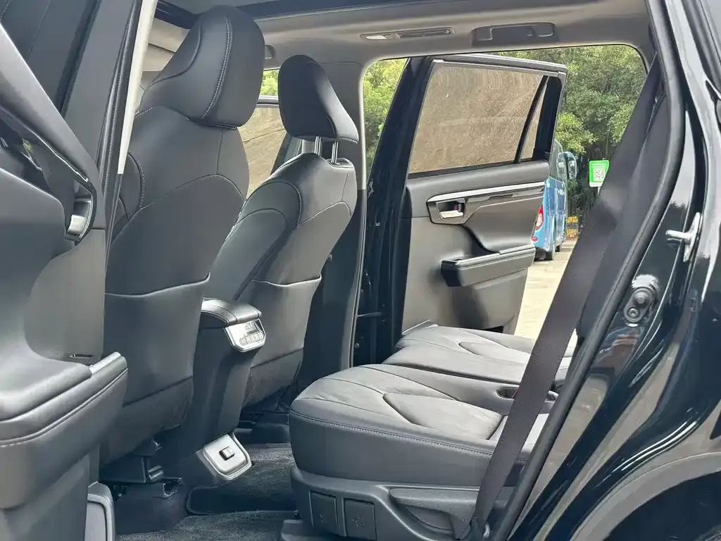 Toyota Highlander — фото 2
