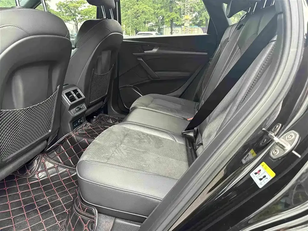 Audi Q5L Sportback 2022 из CN, фото 3