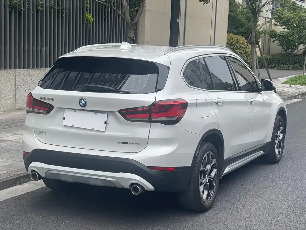BMW X1 — фото 5