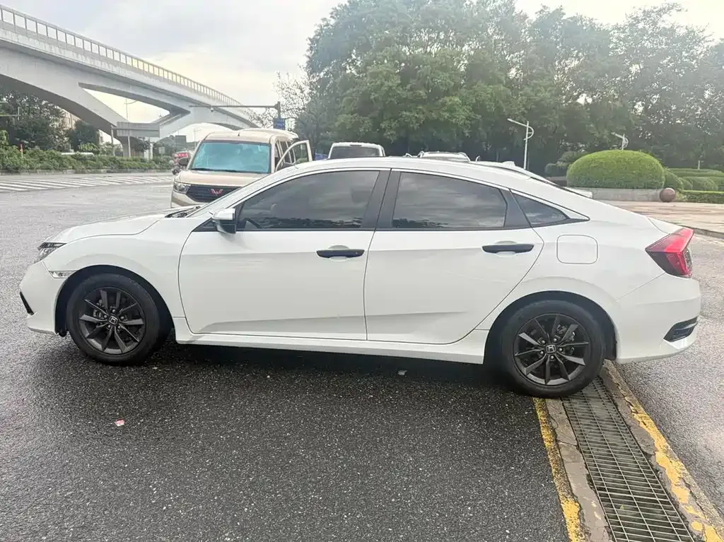 Honda Civic — фото 5