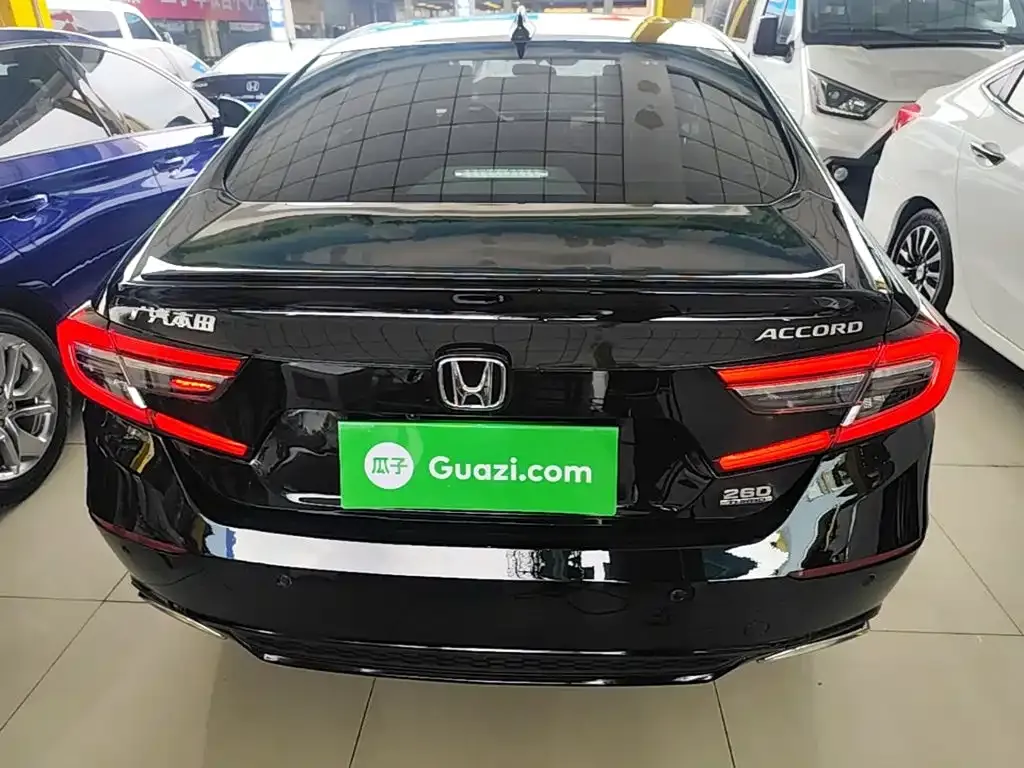 Honda Accord — фото 10