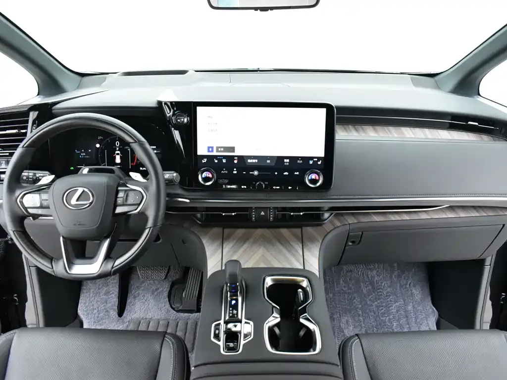 Lexus LM — фото 10