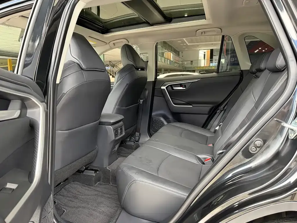 Toyota Wildlander 2024 из CN, фото 10