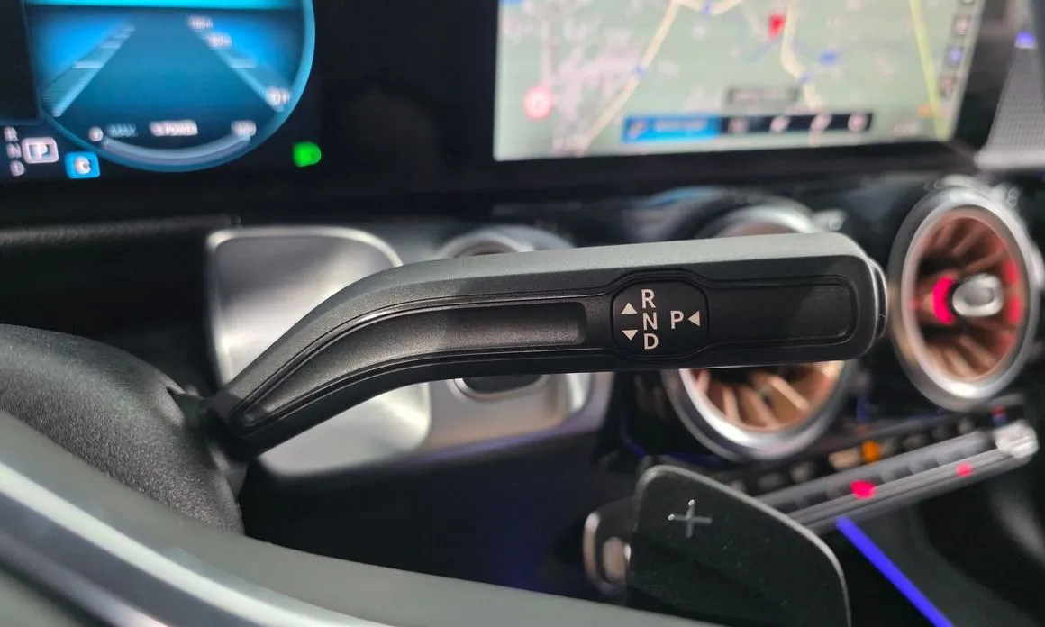 Mercedes-Benz EQB 2024 из KR, фото 3