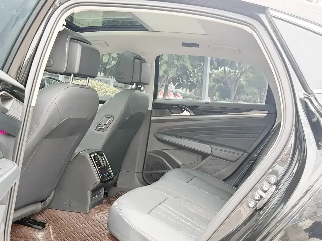 Volkswagen Passat — фото 2