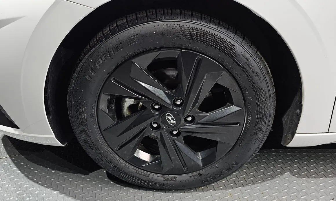 Hyundai AVANTE 2023 из KR, фото 6