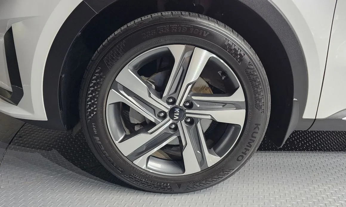 Kia Sorento — фото 10