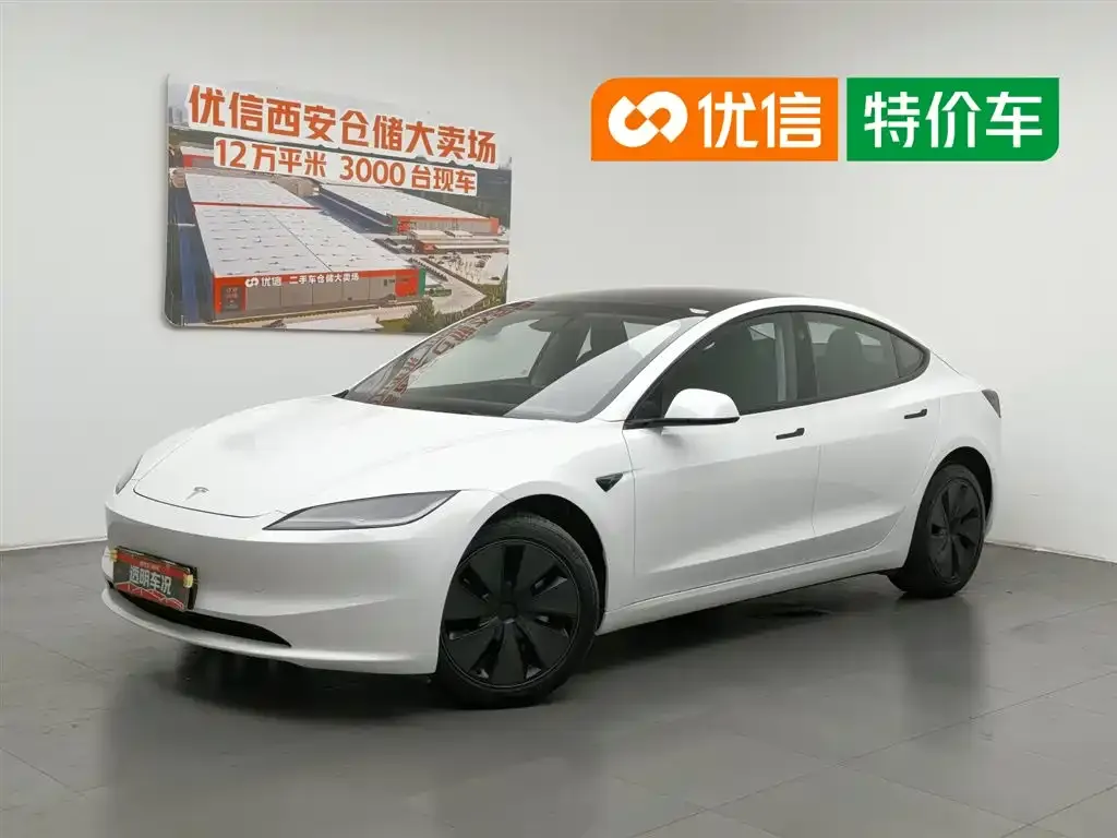 Tesla Model 3 — фото 1