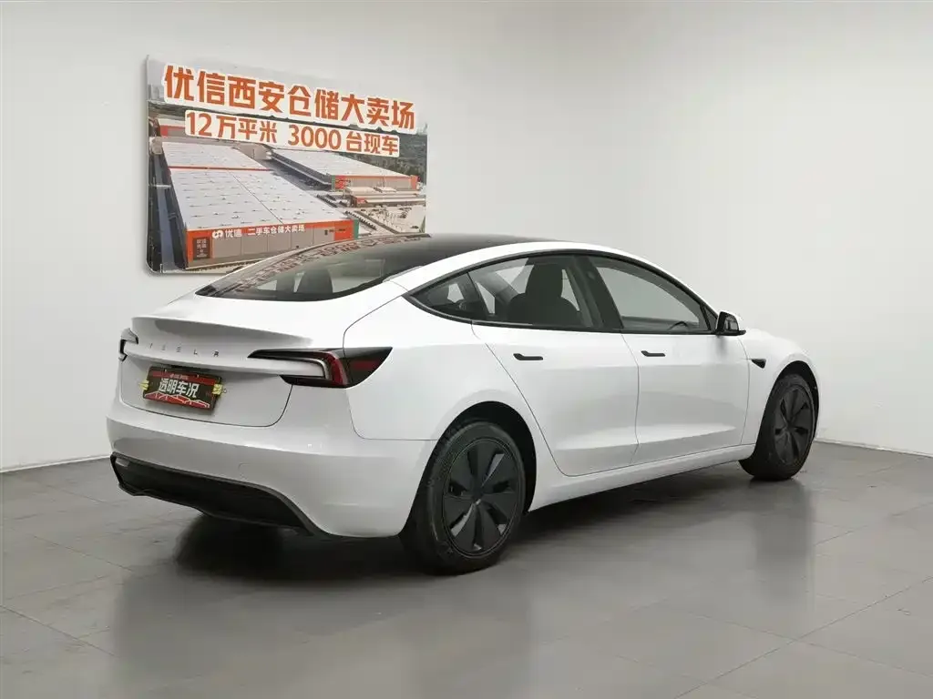 Tesla Model 3 — фото 8