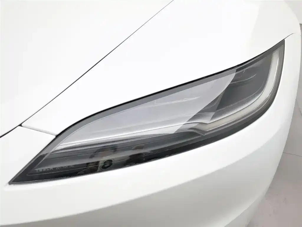 Tesla Model 3 — фото 4