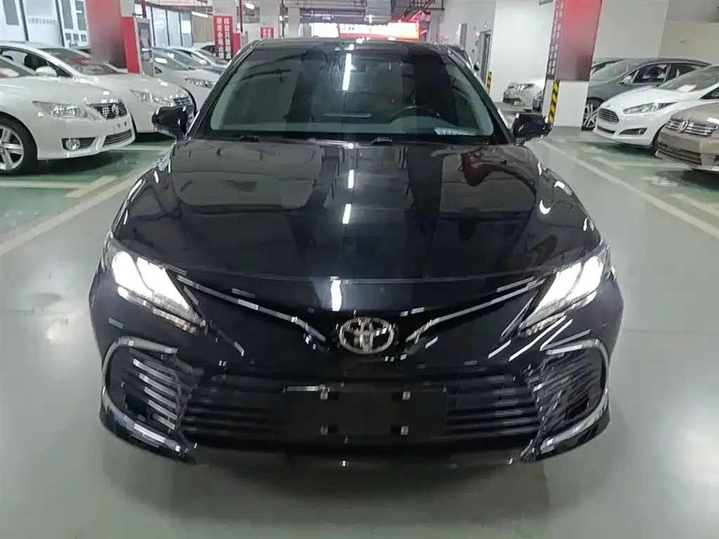Toyota Camry — фото 10