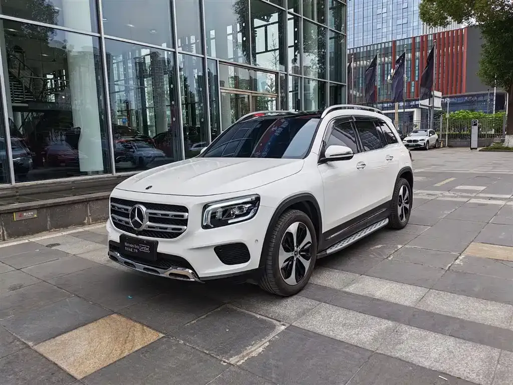 Mercedes-Benz GLB — фото 1