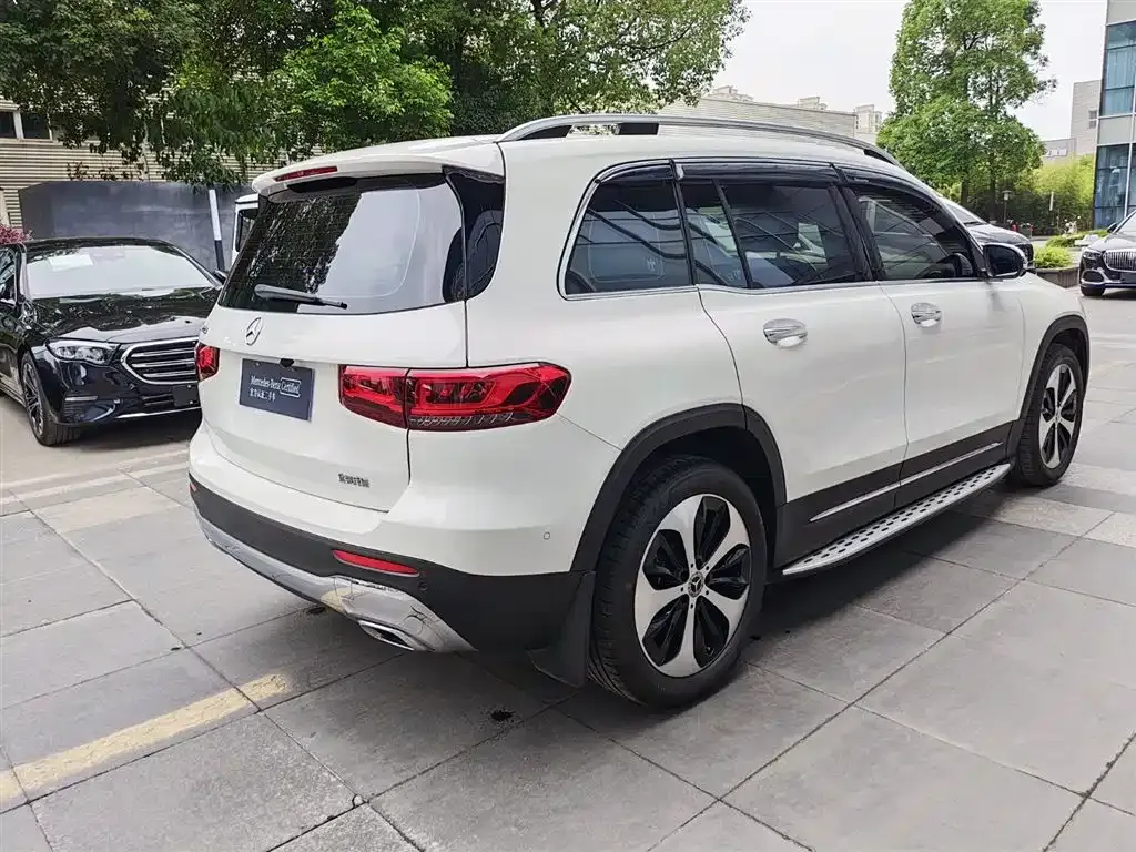 Mercedes-Benz GLB — фото 10
