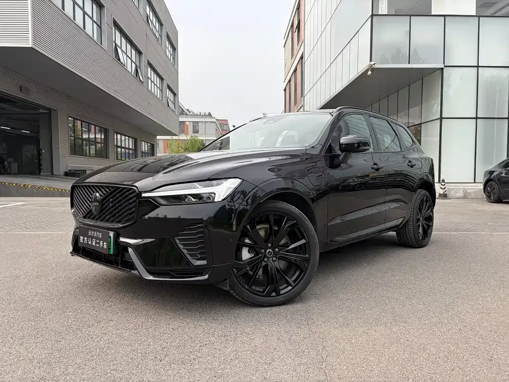 Volvo XC60 PHEV — фото 1