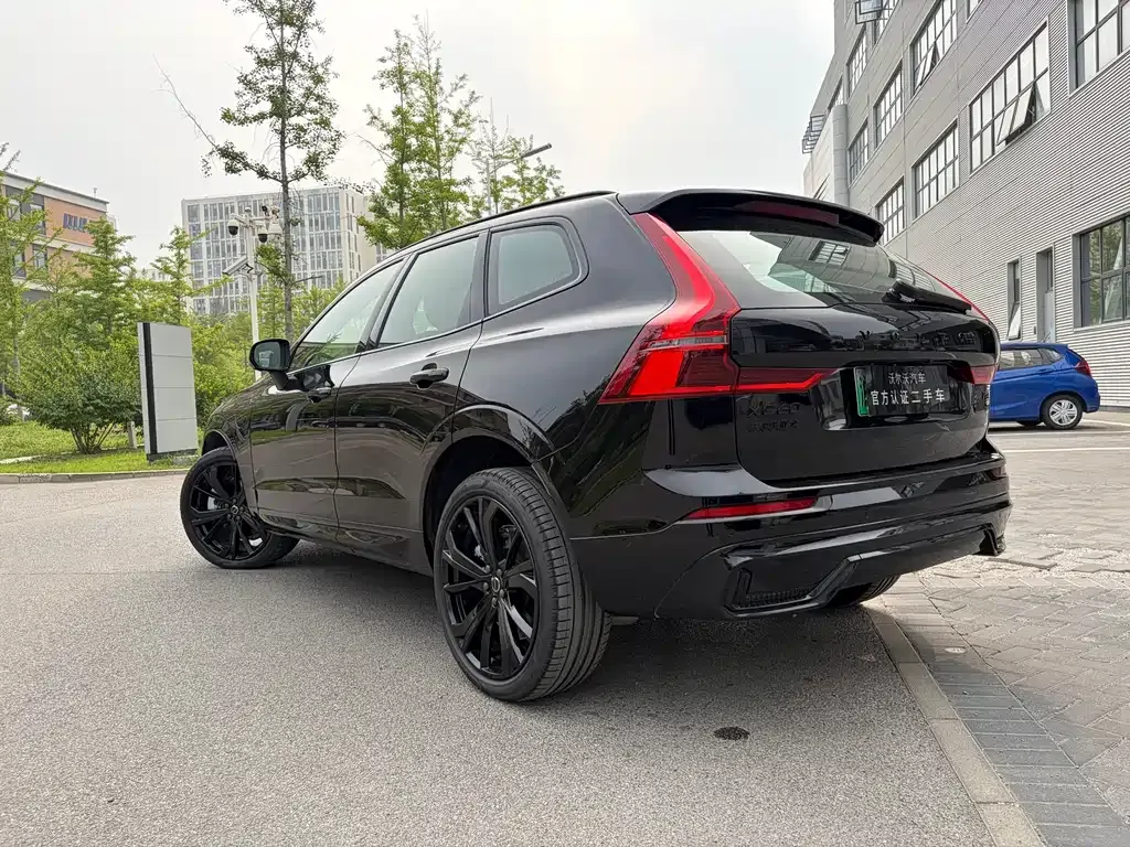 Volvo XC60 PHEV — фото 6