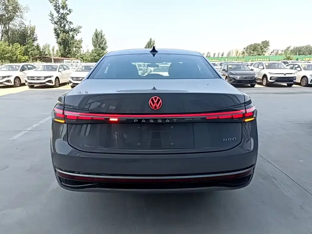 Volkswagen Passat — фото 5