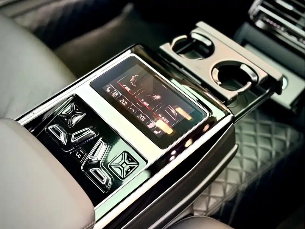 Audi A8 New Energy 2022 из CN, фото 3
