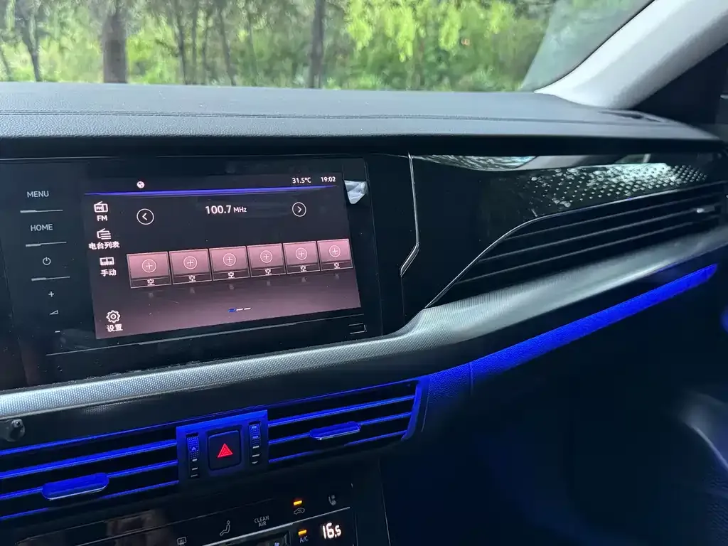 Volkswagen Passat — фото 7